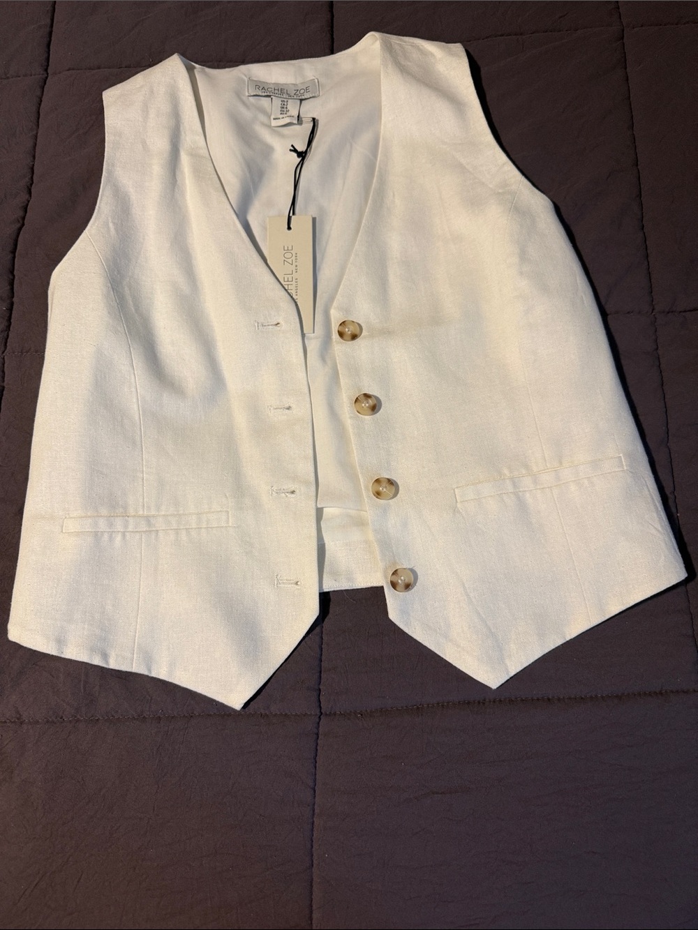 NWT White sleeveless vest